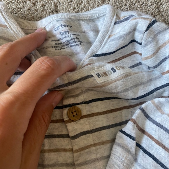 2 bodysuits without feet size 9 months - Picture 3 of 3